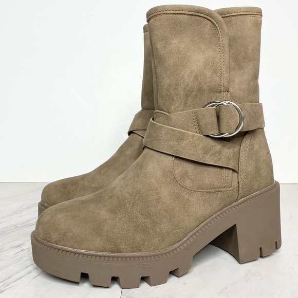 DV Dolce Vita Nola Boot 5 - Picture 1 of 14